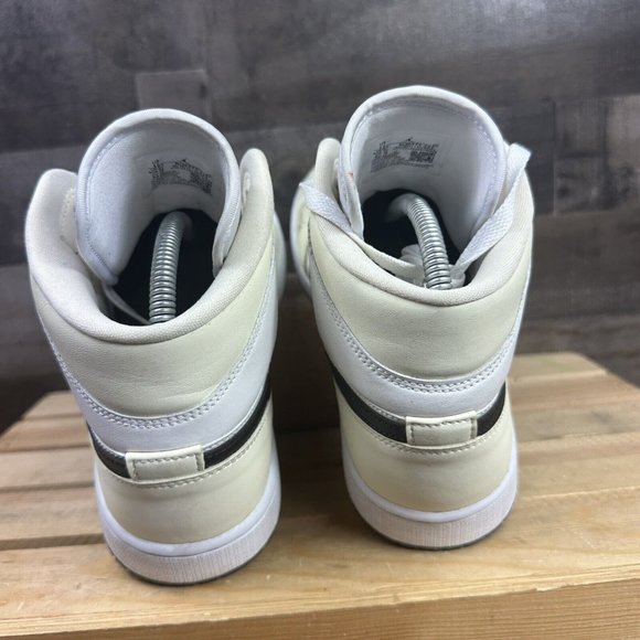 Nike Air Jordan 1 Women's Mid Light Smoke Grey Fog Shoes BQ6472-015 Size 11 - Picture 6 of 8